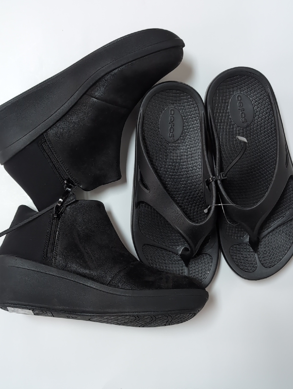 OOFOS Black Ankle Booties & Flip Flops Set